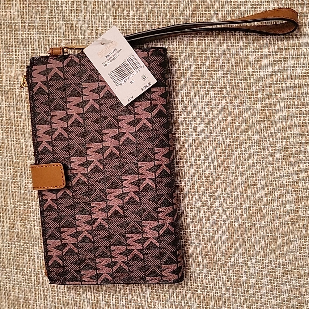 Wristlet
